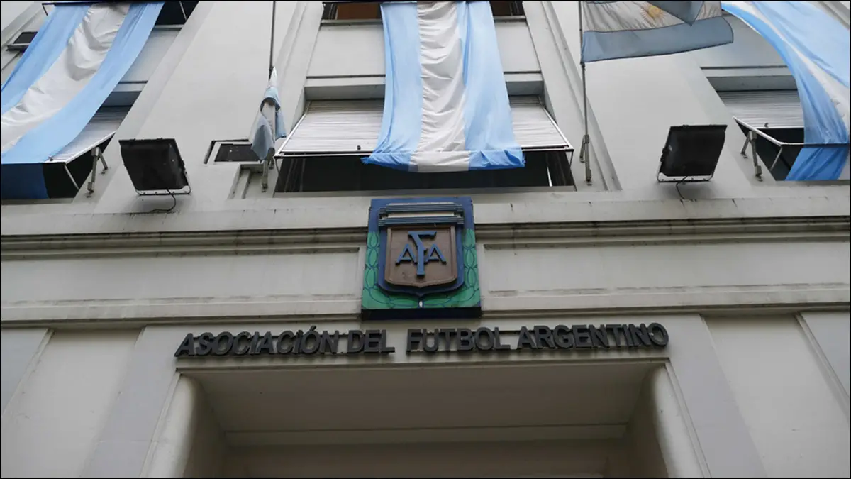 FUERTE OPERATIVO. La Justicia allanó la AFA y sedes de clubes en el marco de la causa Sur Finanzas.