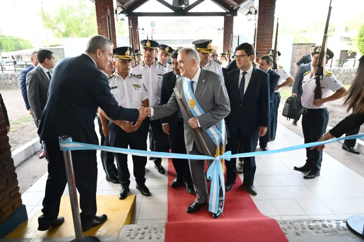 PARA FUERZAS DE SEGURIDAD. El bono navideño alcanzará a policías jubilados y pensionados, además de docentes privados, confirmó Jaldo. Foto ilustrativa Comunicación Pública