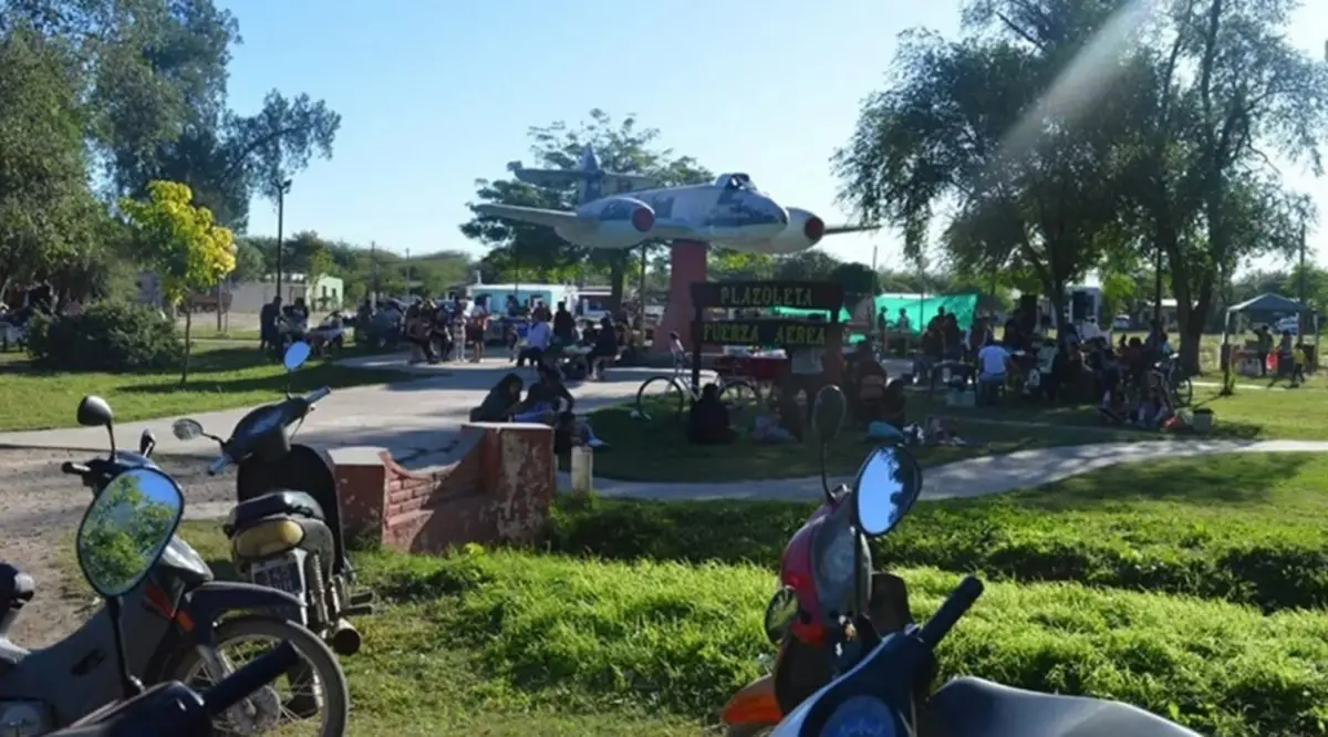 Segundo caso, en Santiago del Estero: un emprendedor tucumano vendía sándwiches de milanesas de papel higiénico