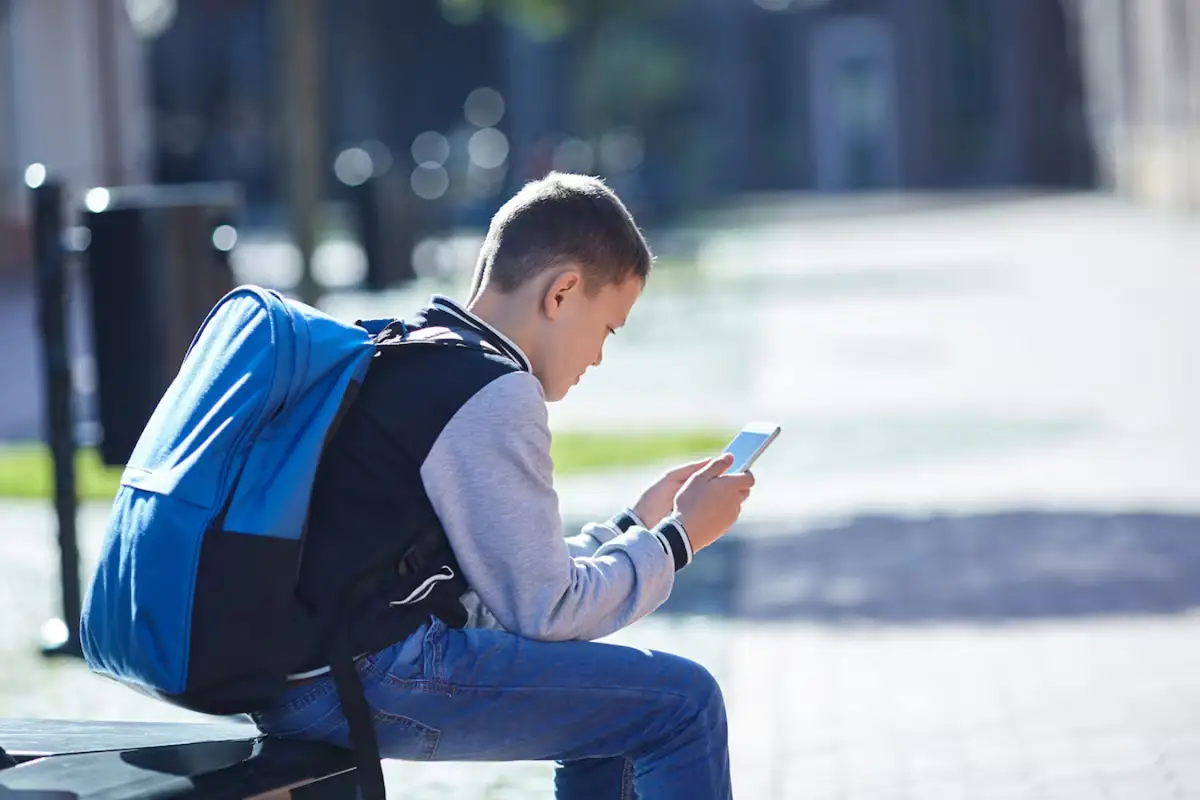 Australia aprueba una ley clave: cómo funcionará la verificación de edad para proteger a los menores