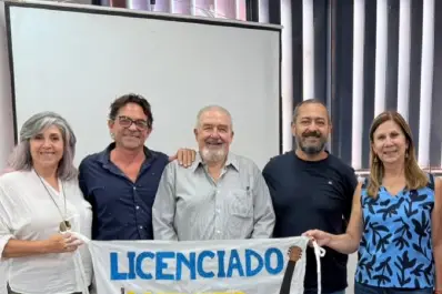A los 75 años, se convirtió en el primer licenciado en Lutería de la UNT: “Todavía no me cae la ficha”
