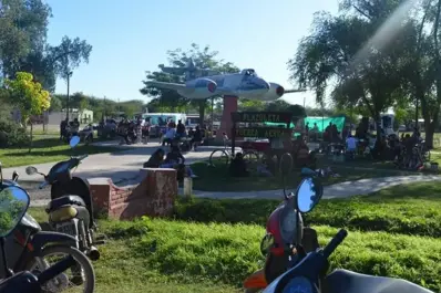 Segundo caso, en Santiago del Estero: un emprendedor tucumano vendía sándwiches de milanesas de papel higiénico