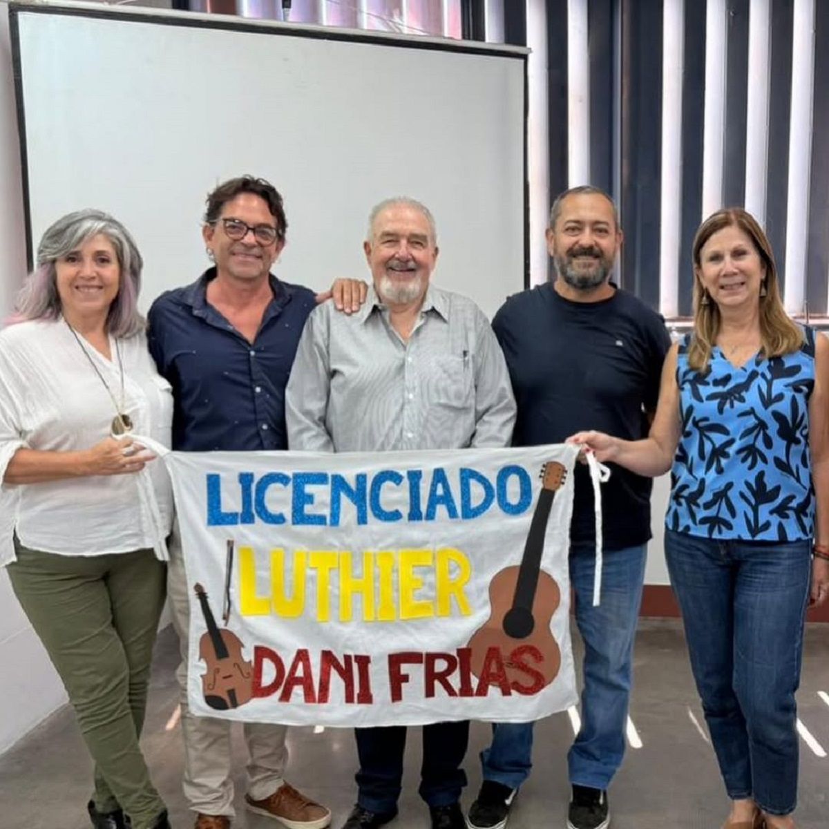 A los 75 años, se convirtió en el primer licenciado en Lutería de la UNT: “Todavía no me cae la ficha”