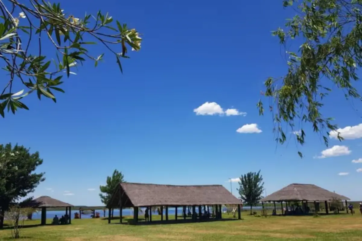 Descubren el paraíso argentino: playas amplias, aguas cristalinas y un destino que parece sacado del Caribe