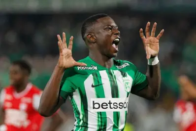 Boca vuelve a mirar a Hinestroza: Delgado confirmó que el colombiano está otra vez en carpeta