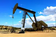 Guerra en Medio Oriente: evalúan liberar más reservas de petróleo para contener los precios