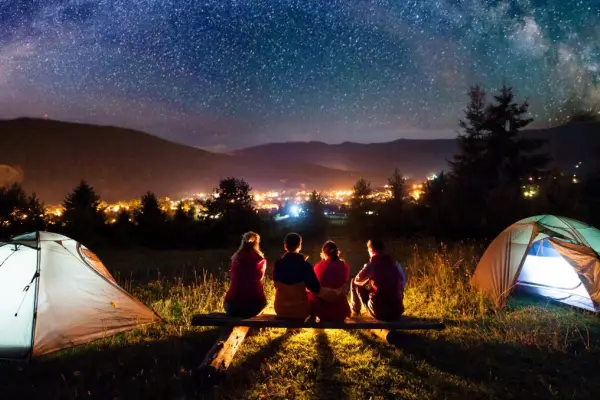 ¿Vacaciones en la naturaleza para desconectar? Esto es lo que cuesta armar el equipo de camping