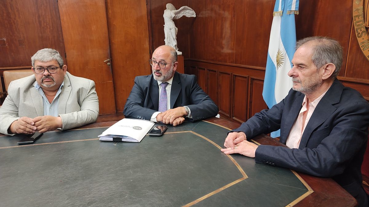 La Provincia, la UNT y la SAT trabajaron juntos para cuidar a El Cadillal