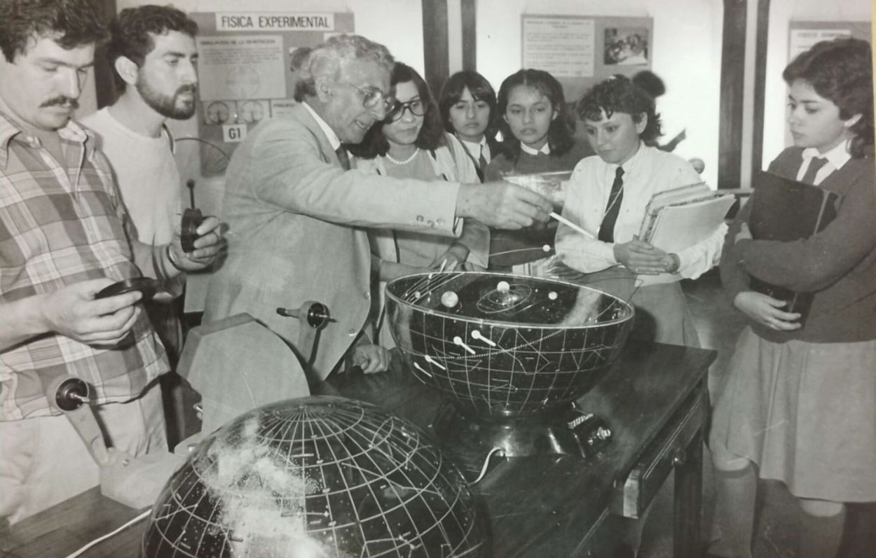 Una mirada al universo: Orlando Bravo, mucho más que un doctor en Física
