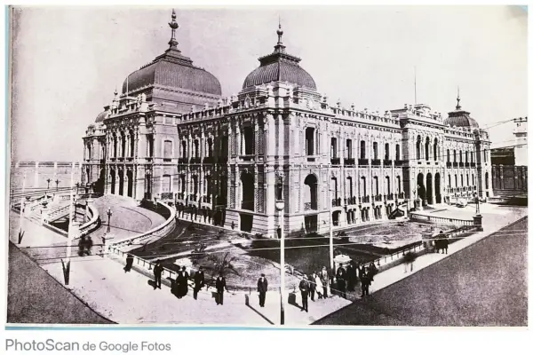 Recuerdos fotográficos: así crecieron las palmeras de la Casa de Gobierno