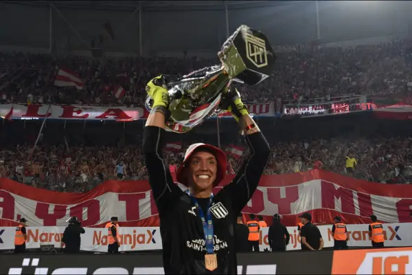 La templanza, el corazón y las agallas de Estudiantes marcaron la diferencia ante Racing en la final del Clausura 2025