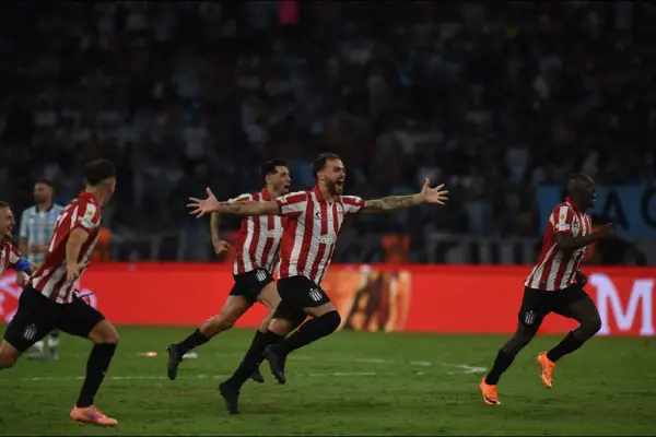 Estudiantes campeón del Clausura 2025: la lectura táctica de Eduardo Domínguez y un plan que se sostuvo hasta los penales contra Racing