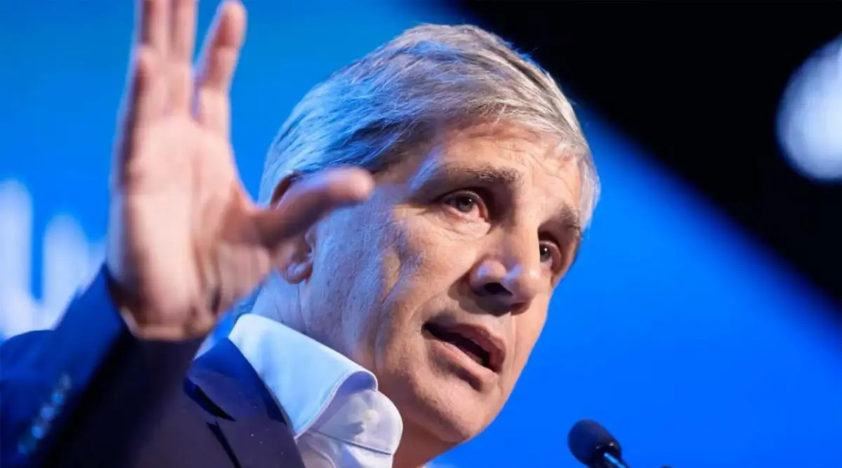 INGENIERÍA. El ministro Luis Caputo seguirá las negociaciones con la banca externa por un Repo para atender parte de la deuda que vence en enero. as dfasdfasdfasdf