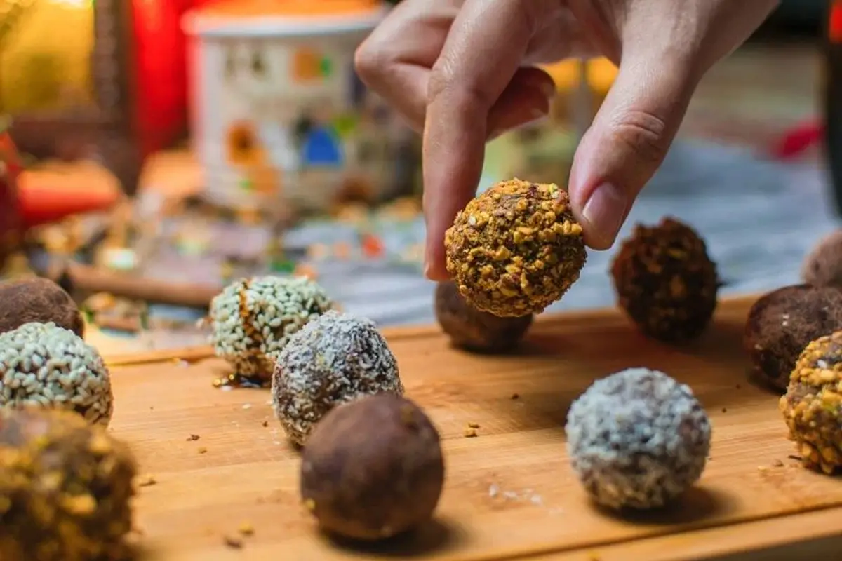 Una amplia variedad de trufas para elegir para Navidad o Año Nuevo.