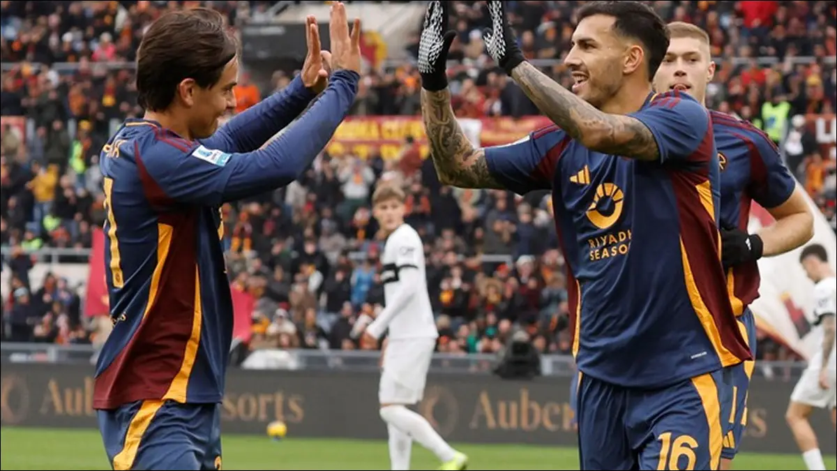 AMISTAD. Leandro Paredes y Paulo Dybala compartieron plantel en Roma y en la Selección Argentina, una relación que hoy vuelve a quedar en el centro de la escena.