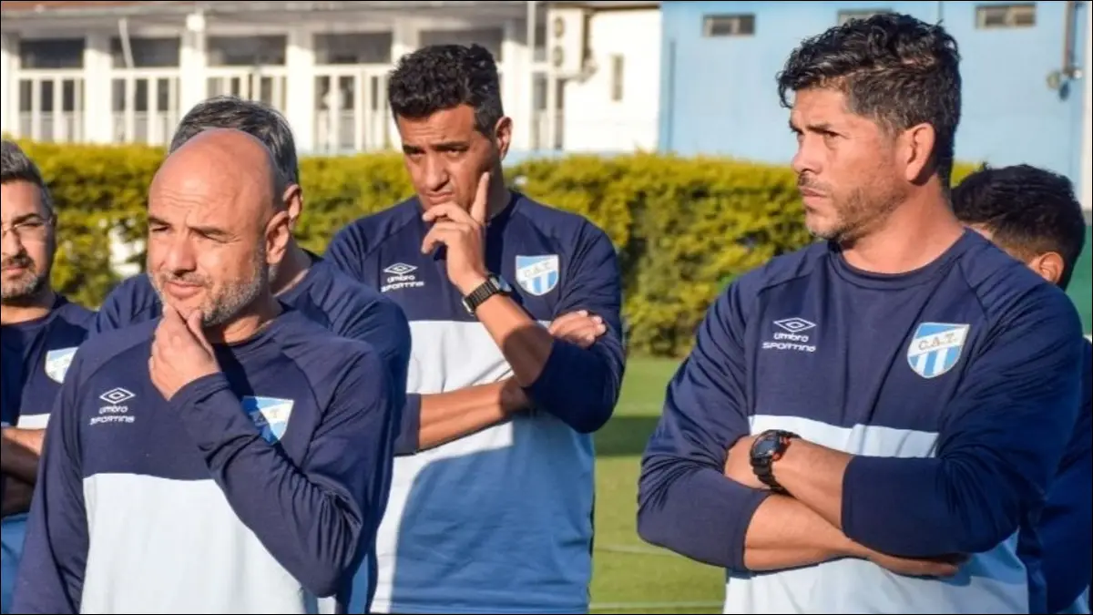 BANCO ROJINEGRO. Favio Orsi y Sergio Gómez serán los encargados de conducir al primer equipo en la nueva etapa que inicia Newell’s.