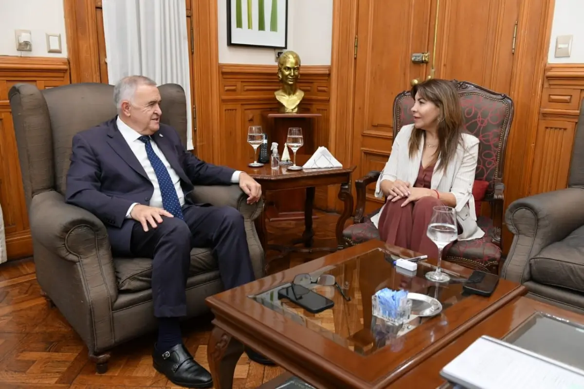 EN CASA DE GOBIERNO. Jaldo recibió a la senadora Sandra Mendoza, del PJ. 