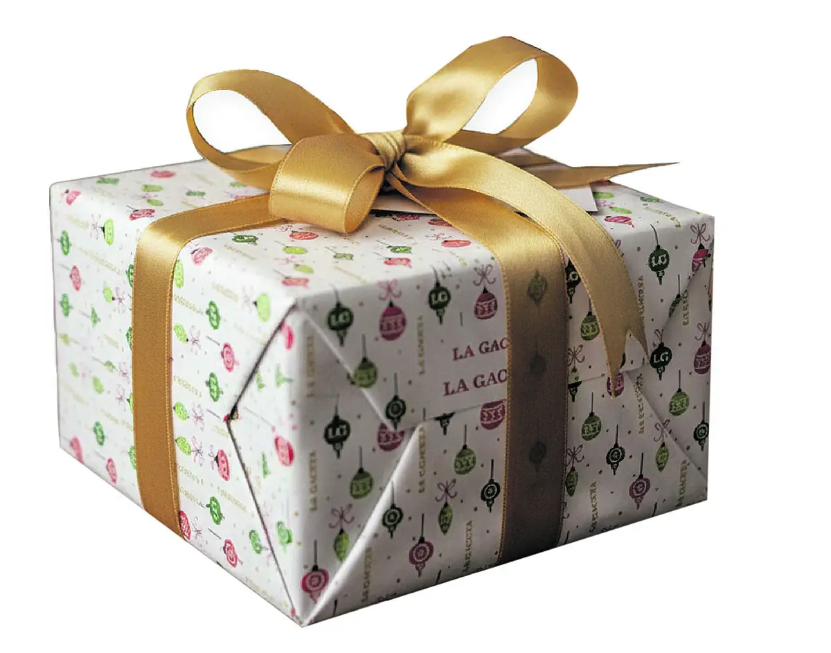 DISEÑO. El papel estará entre las hojas del diario e invita a transformar el acto de regalar en un gesto emotivo cargado de sentido y cercanía.