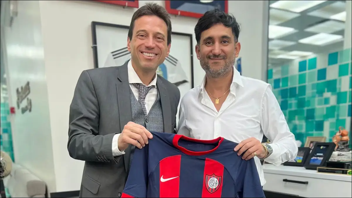 VÍNCULO. Marcelo Moretti junto a Ariel Vallejo de Sur Finanzas, en una imagen que volvió a circular en medio de la crisis institucional de San Lorenzo.