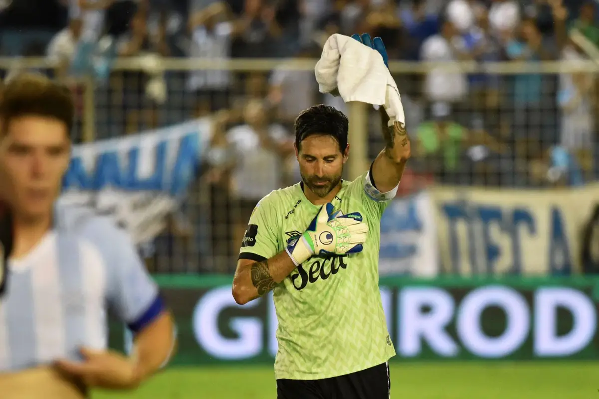 DESPEDIDA AMARGA. La época dorada del Decano también estuvo atravesada por las salidas conflictivas de sus referentes.