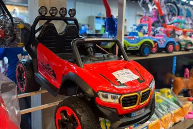 Qué piden los niños para Navidad y Reyes: modas de TikTok, precios y opciones en el microcentro