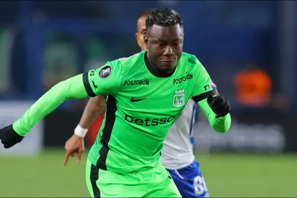 Boca aceleró por un jugador extranjero y está cerca de cerrar su primer refuerzo del mercado