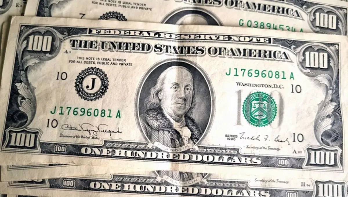 LOS RECHAZADOS. Los dólares cara chica suelen cotizar por debajo de los billetes estadounidenses impresos después de 1996.