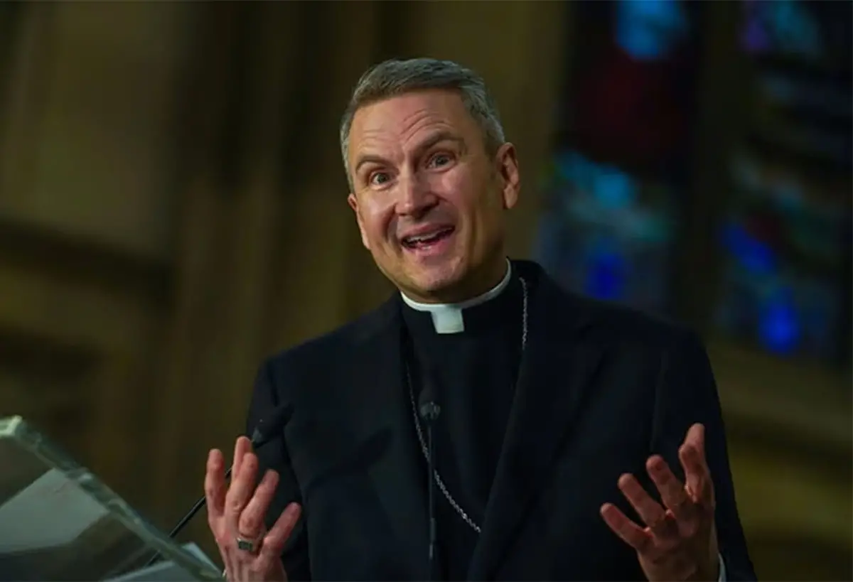 NOMBRAMIENTO. Hicks, un poco conocido obispo de Chicago, tomará el lugar del conservador Dolan.