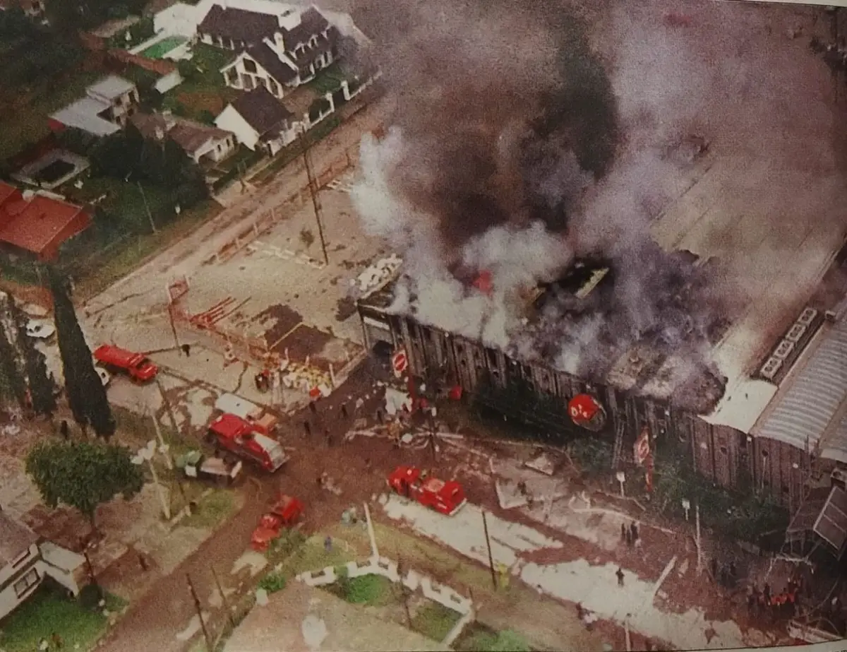 Recuerdos fotográficos: 1997. Una chispa, y el fuego se devoró el súper Disco