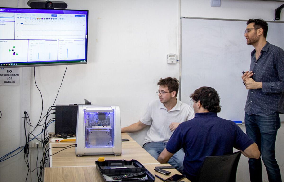 DE LA UNAHUR. El proyecto busca democratizar el acceso a una tecnología estratégica con impacto científico, económico y social. / UNAHUR