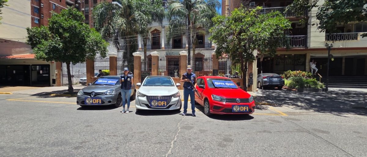 SECUESTROS. Tres vehículos incautados por los efectivos en el marco de la investigación.