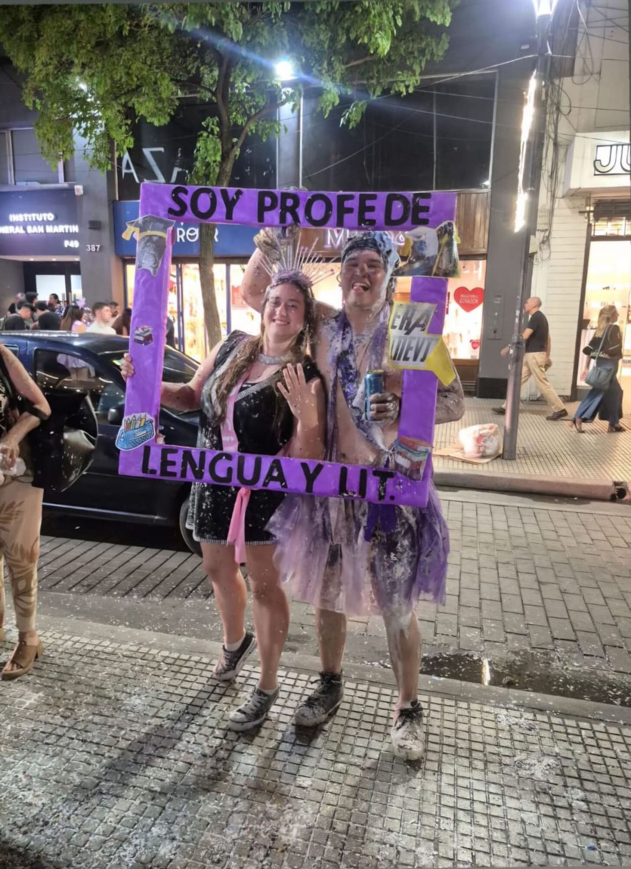 Fiesta en las calles tucumanas: caravanas, recibidas y ¡propuesta de casamiento!