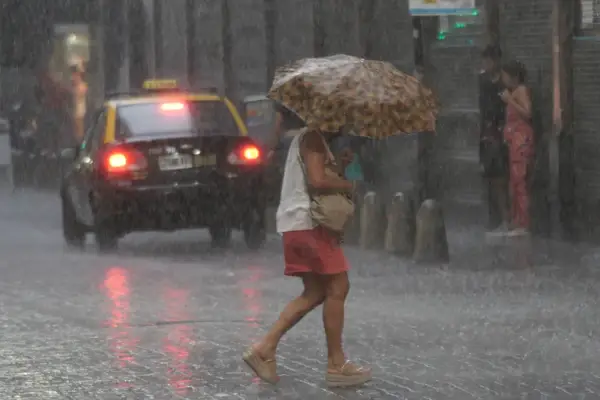 Hay alerta por tormentas y calor extremo: las provincias afectadas y el pronóstico del SMN