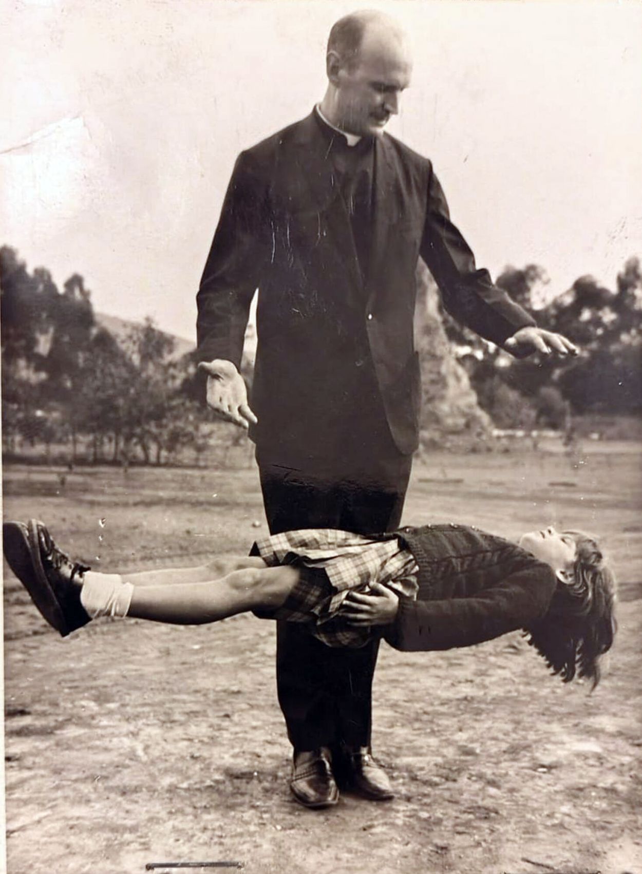 Recuerdos fotográficos: 1968 y 1971. Fervor por el parapsicólogo González Quevedo