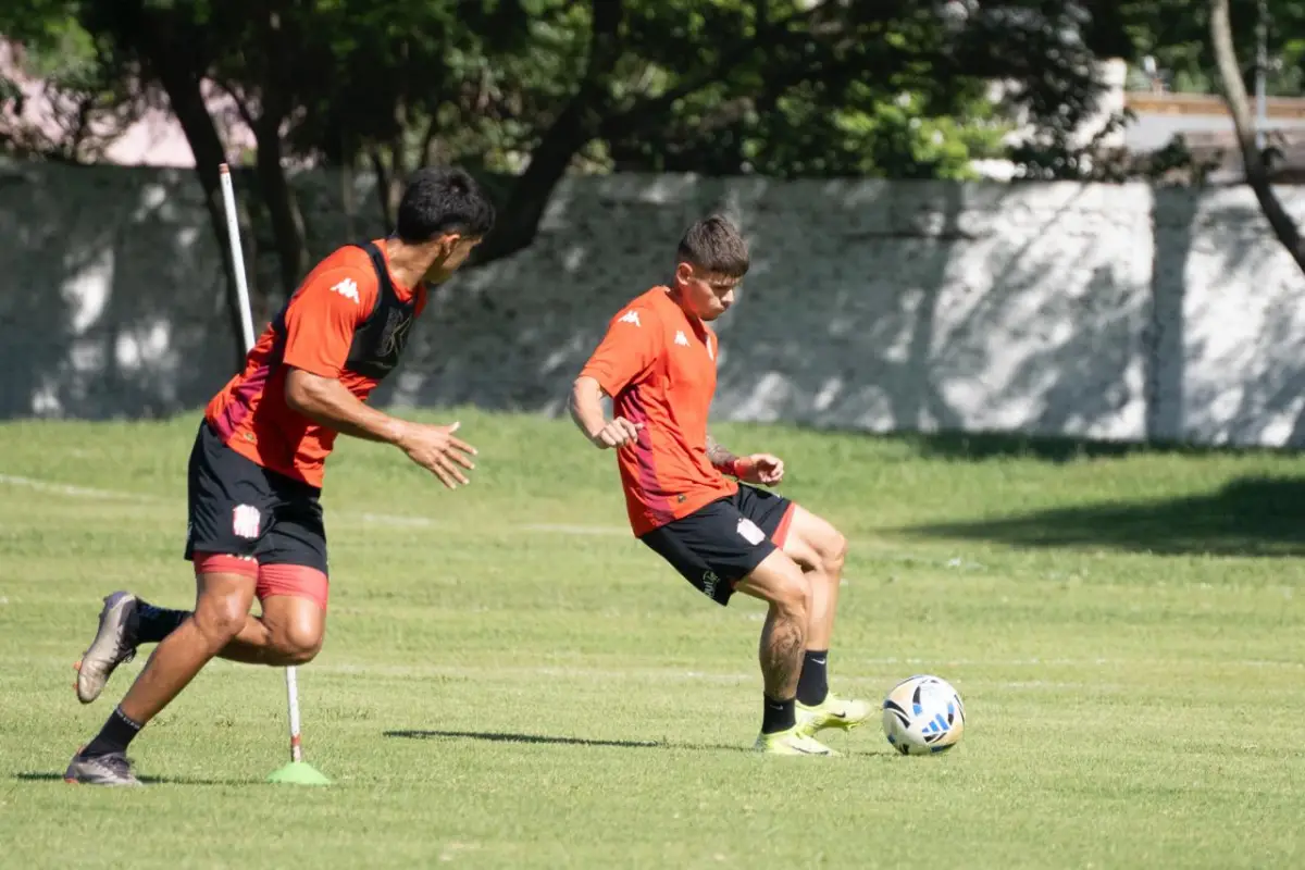 SE QUEDARÍA. Franco García viajó a Córdoba para resolver su salida de Cobresal y firmar el nuevo contrato con San Martín.