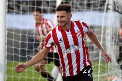 Desde el banco a la gloria: Alario le dio el Trofeo de Campeones a Estudiantes