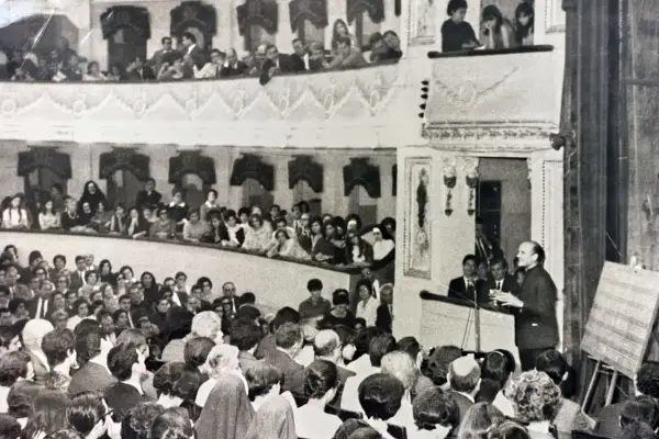 Recuerdos fotográficos: 1968 y 1971. Fervor por el parapsicólogo González Quevedo