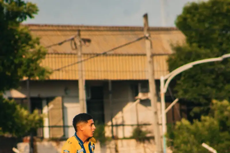 MARISCAL. Javier Frías es la pieza clave de la defensa del Paulistano.