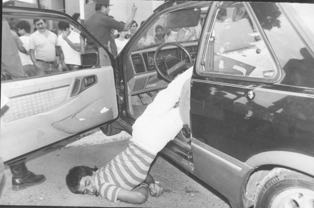 HORROR. El cuerpo de uno de Los Gardelitos que fue asesinado en diciembre de 1986.