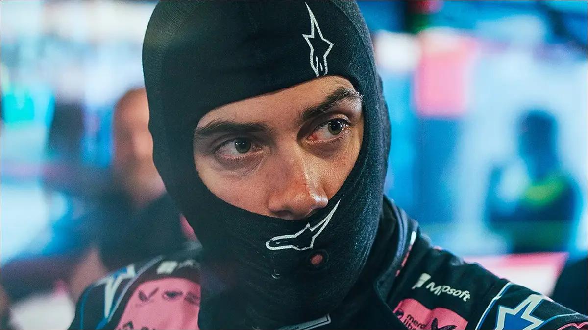 A MEDIDA. Franco Colapinto trabajó en la sede de Alpine y moldeó la butaca que usará en el nuevo A526 durante 2026.