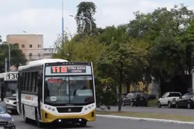 Hasta qué hora circularán los colectivos el 24 de diciembre y a qué hora empezarán en Navidad