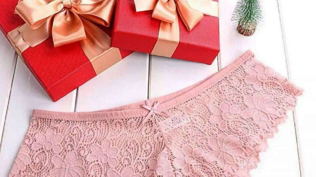 Cuál es el verdadero significado de regalar una bombacha rosa en Navidad