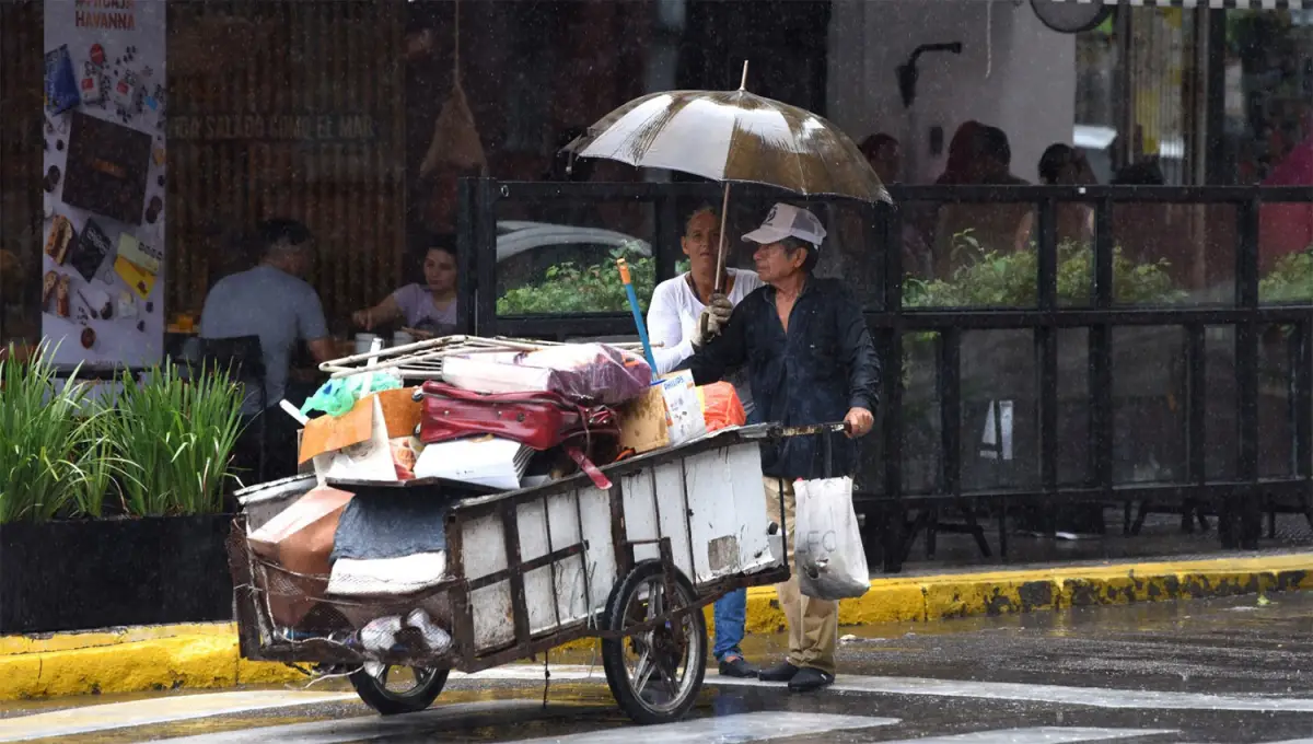 INESTABLE. El martes comenzó lluvioso mientras que el cielo podría despejarse por la tarde, para concluir la jornada con algunos chaparrones. 