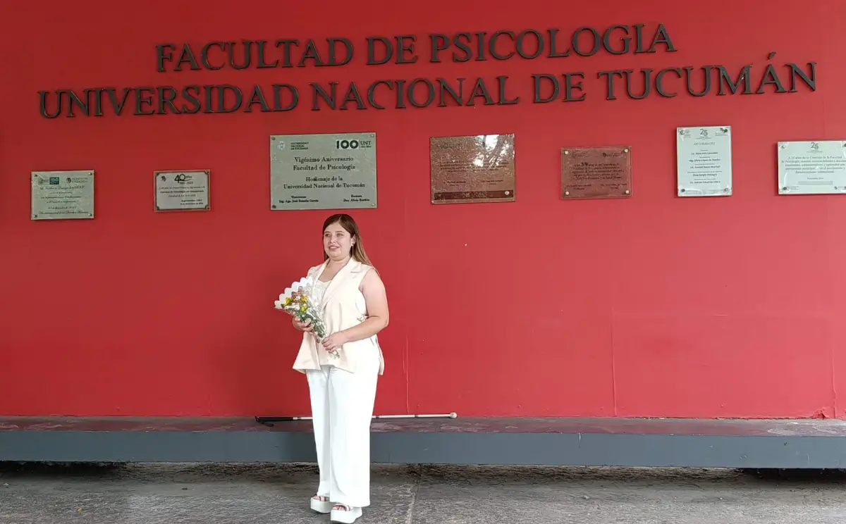 FORMACIÓN ACADÉMICA. Luciana Antonella Alanis transita el tramo final de la carrera de Psicología en la Universidad Nacional de Tucumán.