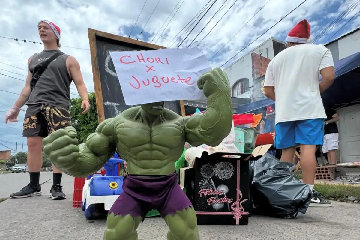 INICIATIVAS DIFERENTES. Fundaciones, ferias y jóvenes voluntarios impulsan colectas para que la mesa navideña ni los regalos falten en ningún hogar.. / INSTAGRAM @chorixjuguete