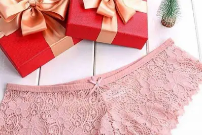 Cuál es el verdadero significado de regalar una bombacha rosa en Navidad