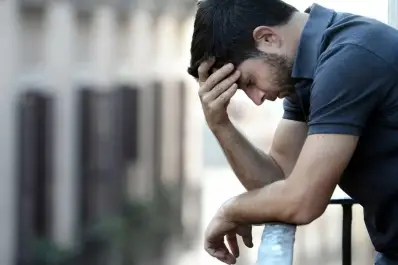 Por qué las personas con ansiedad suelen ser autoexigentes y sensibles, según los especialistas