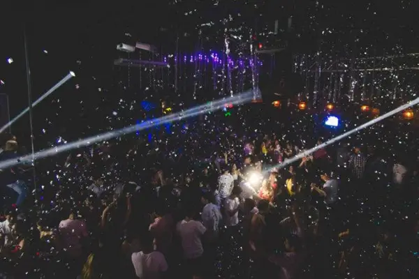 Qué sale después del brindis: las fiestas (y precios de entradas) en Navidad y Año Nuevo