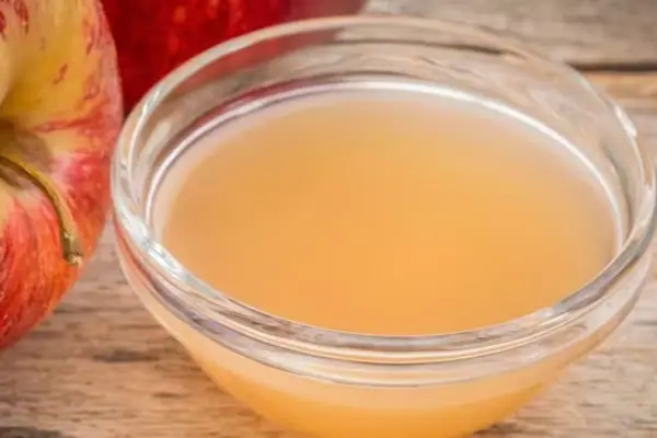 Mezclar cáscaras de naranja con vinagre: por qué recomiendan esta fórmula y para qué sirve