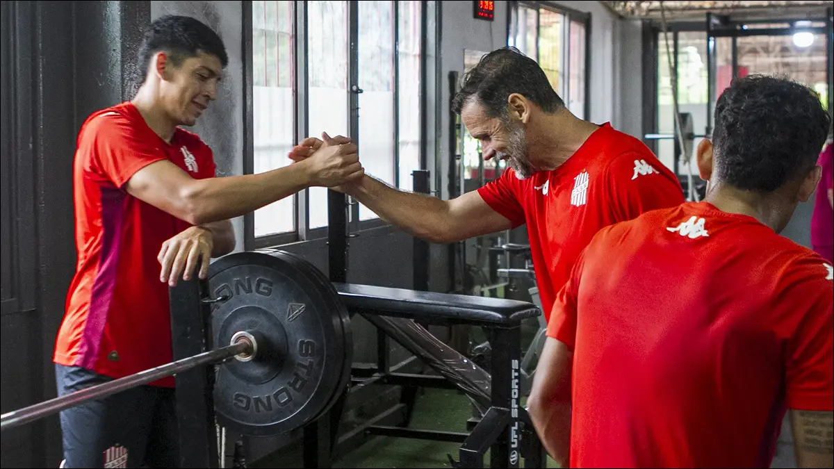 MERCADO DE PASES. El plantel del “Santo” inició una etapa de transición tras el cierre del campeonato y aguarda definiciones para comenzar a tomar forma.